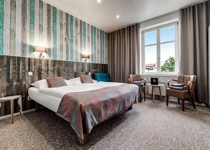 Royal Court Hotel
